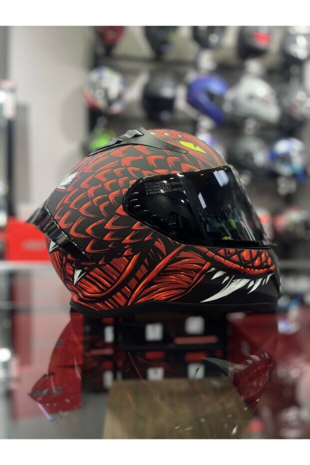 MTS 801 Draglax Kırmızı Kapalı Kask Siyah Vizörlü